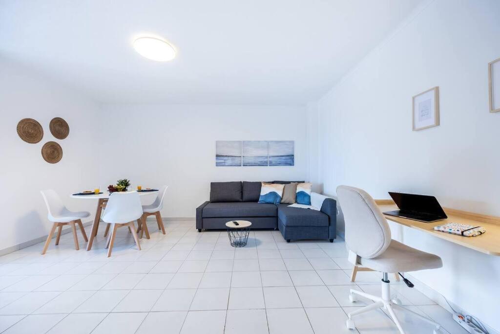 Seaside Serenity Apartment Портиман Экстерьер фото